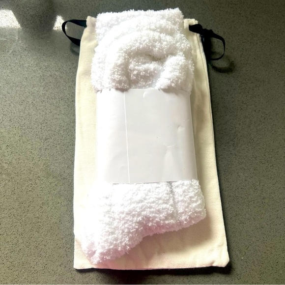NWT Sweet Dreams Cloud Socks White Fuzzy Cozy Warm Knit Socks Hosiery Lounge - Picture 4 of 6